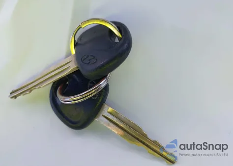 2003 Hyundai Elantra Gls/Gt from USA, damaged, VIN KMHDN45D13U475526